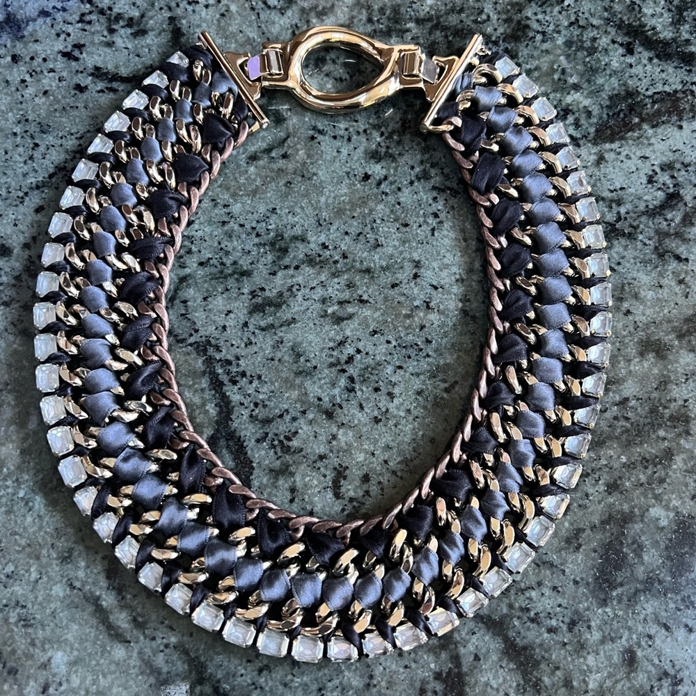 Retired Stella & Dot Tempest Bib Necklace - Picture 3 of 16